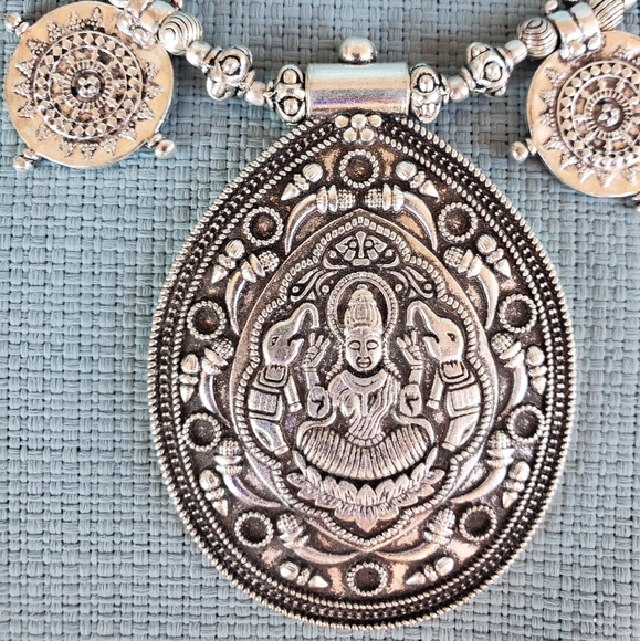 New Powerful Lakshmi Silver Statement Necklace. - Picture 9 of 11